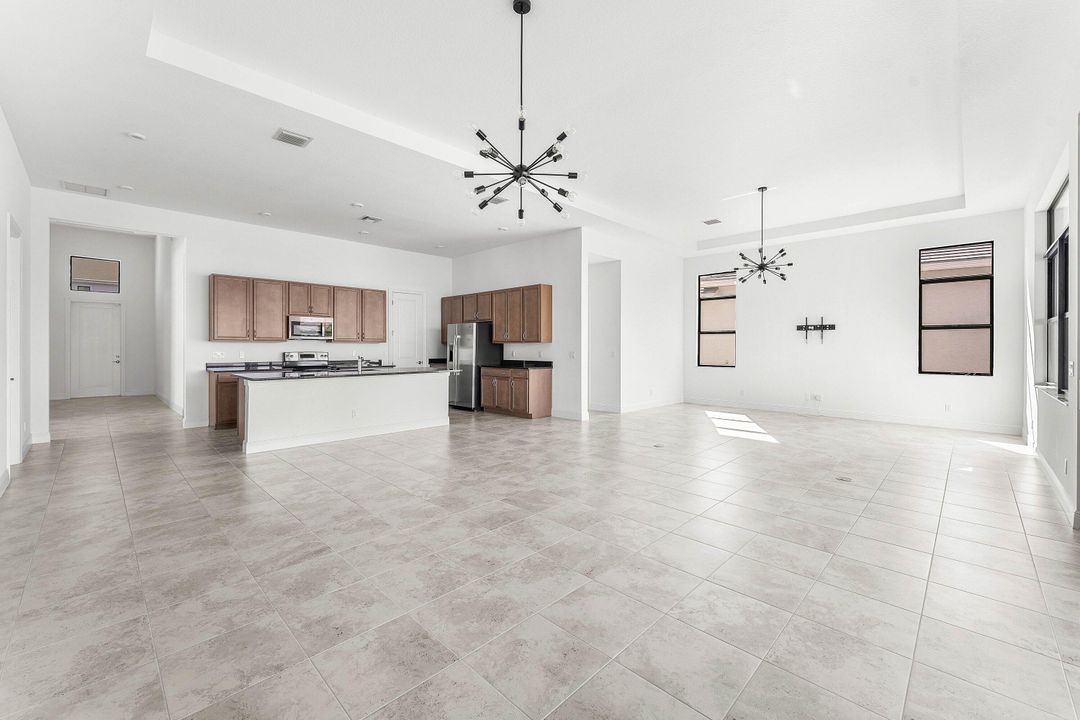 En Venta: $749,000 (3 camas, 3 baños, 2554 Pies cuadrados)