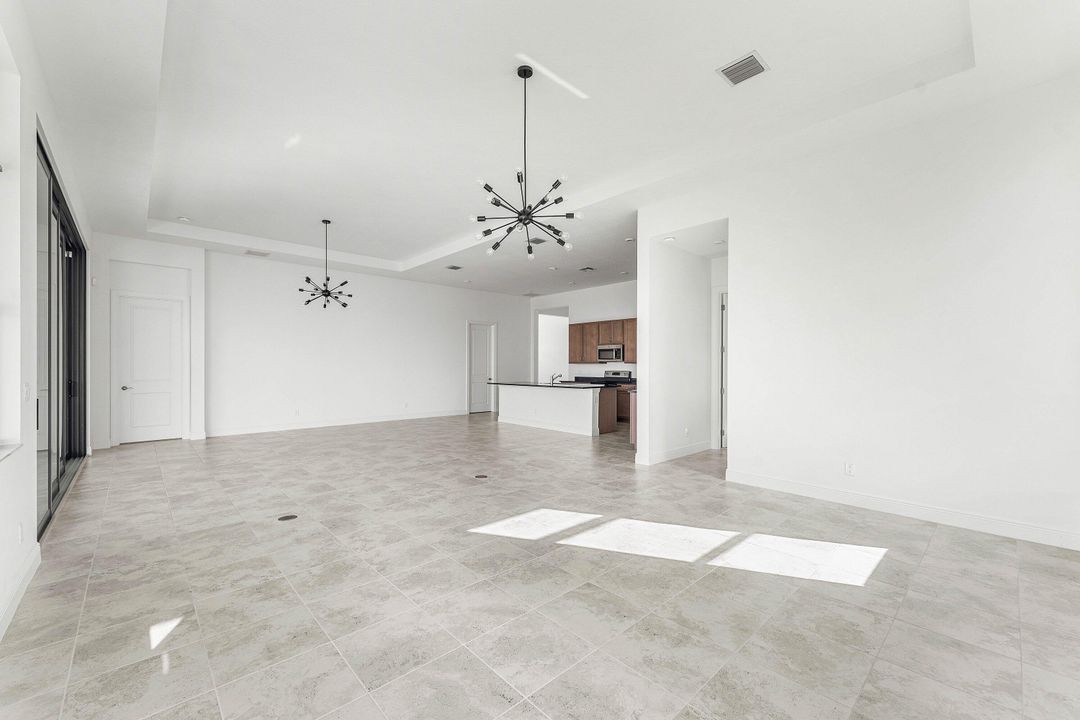 En Venta: $749,000 (3 camas, 3 baños, 2554 Pies cuadrados)