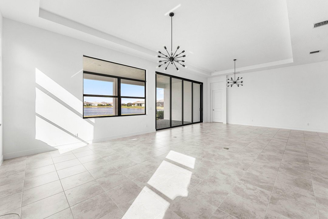 En Venta: $749,000 (3 camas, 3 baños, 2554 Pies cuadrados)