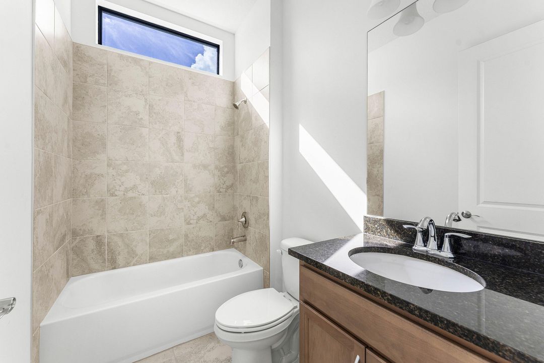 En Venta: $749,000 (3 camas, 3 baños, 2554 Pies cuadrados)