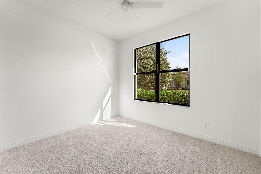 En Venta: $749,000 (3 camas, 3 baños, 2554 Pies cuadrados)