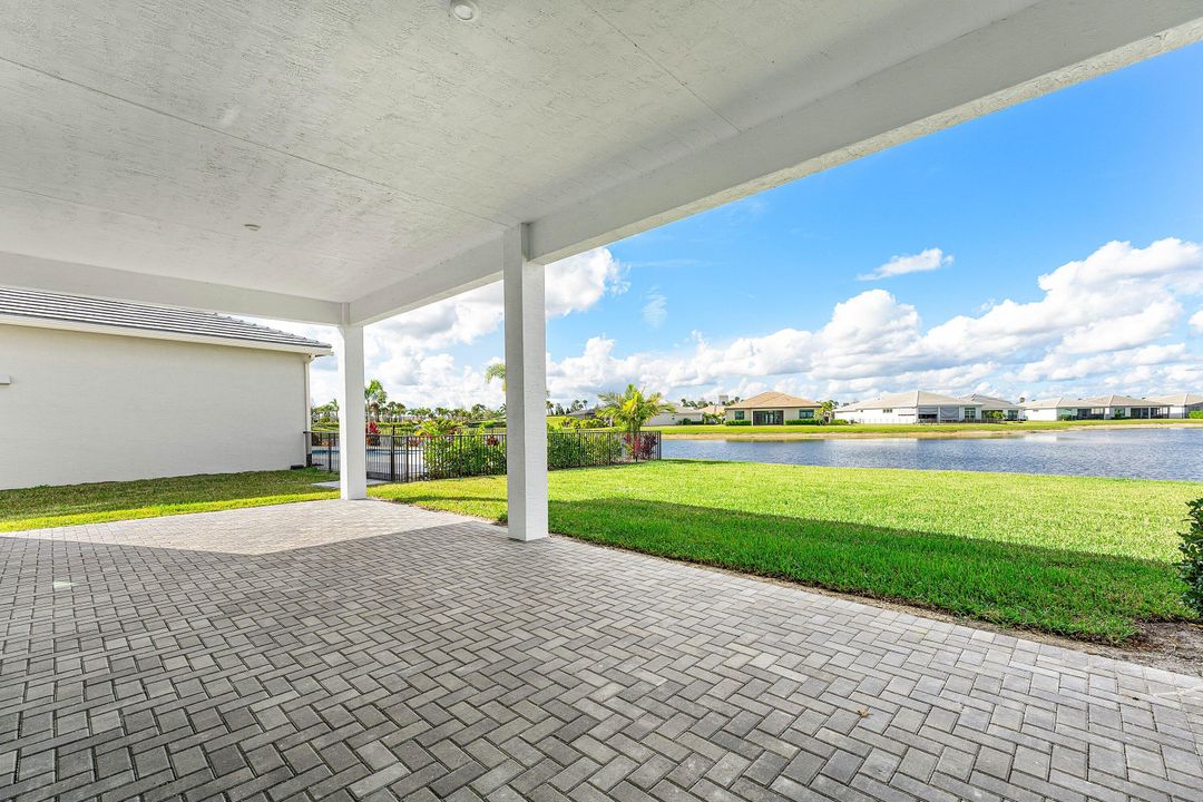 En Venta: $749,000 (3 camas, 3 baños, 2554 Pies cuadrados)