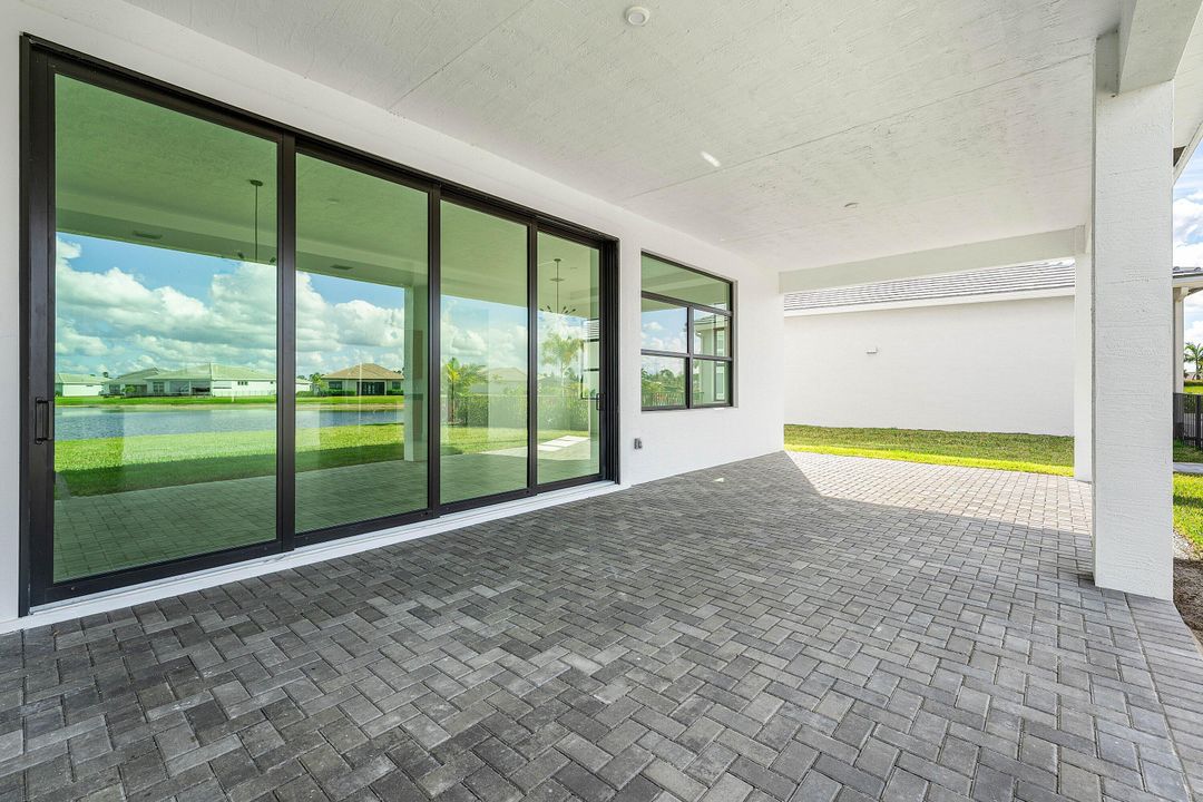 En Venta: $749,000 (3 camas, 3 baños, 2554 Pies cuadrados)