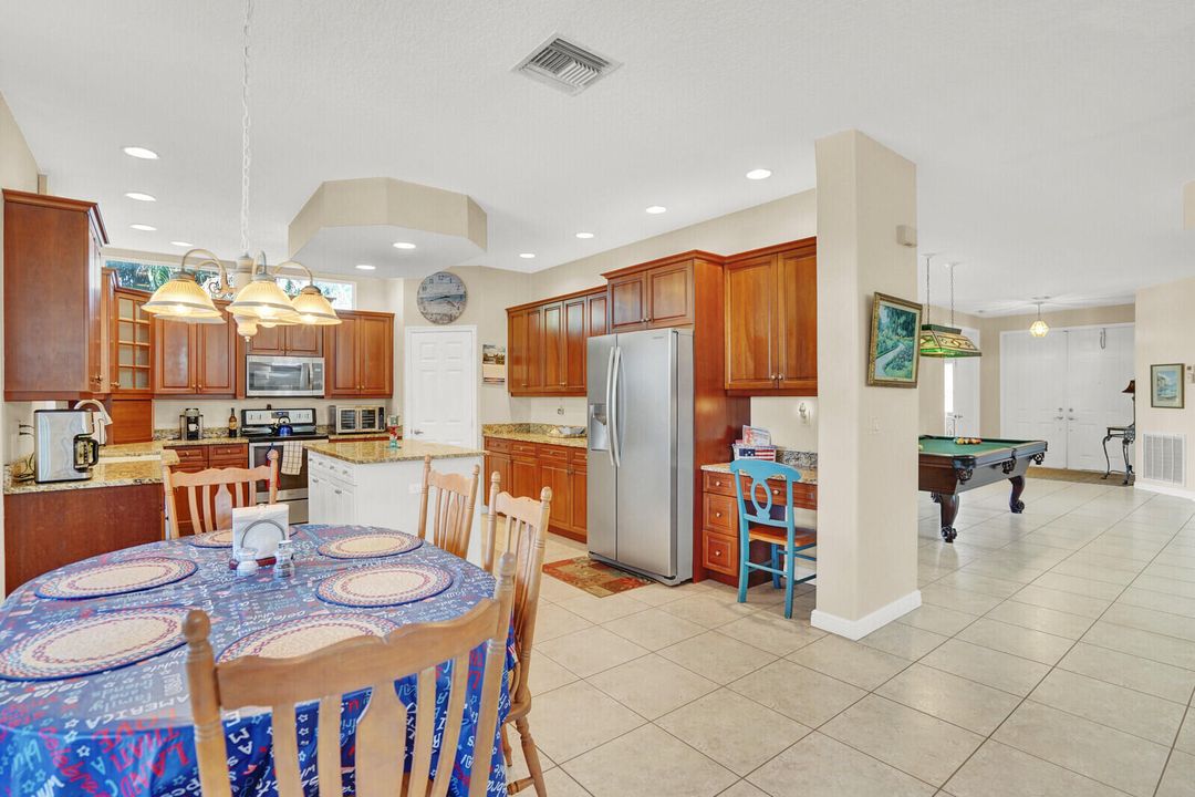 For Sale: $900,000 (5 beds, 3 baths, 3635 Square Feet)