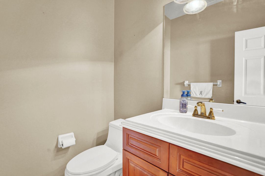 For Sale: $900,000 (5 beds, 3 baths, 3635 Square Feet)