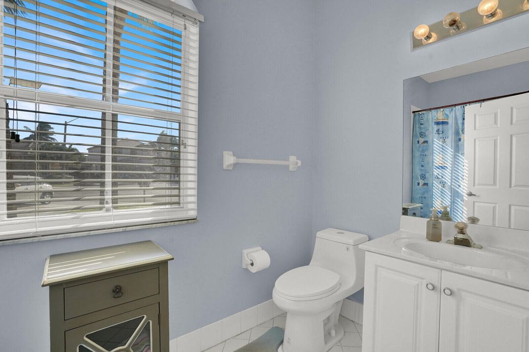 For Sale: $900,000 (5 beds, 3 baths, 3635 Square Feet)