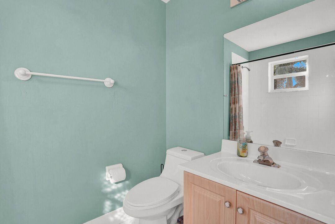 For Sale: $900,000 (5 beds, 3 baths, 3635 Square Feet)