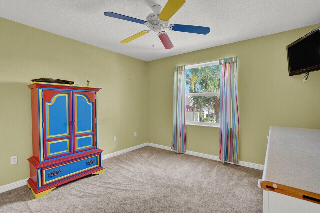 For Sale: $900,000 (5 beds, 3 baths, 3635 Square Feet)