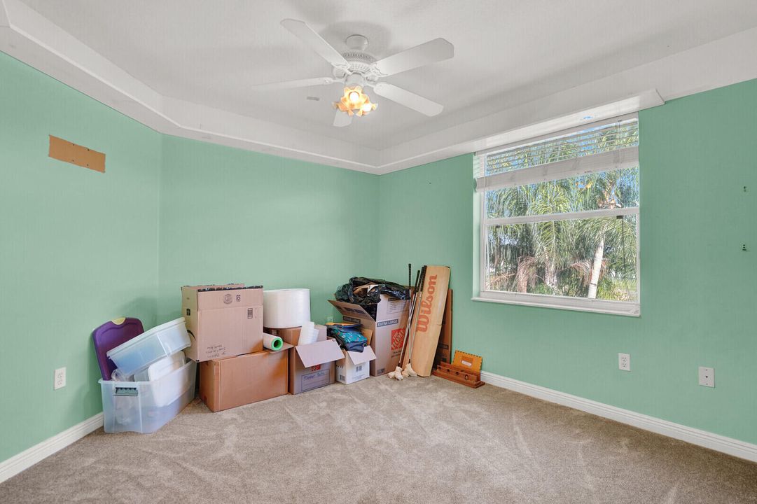 For Sale: $900,000 (5 beds, 3 baths, 3635 Square Feet)