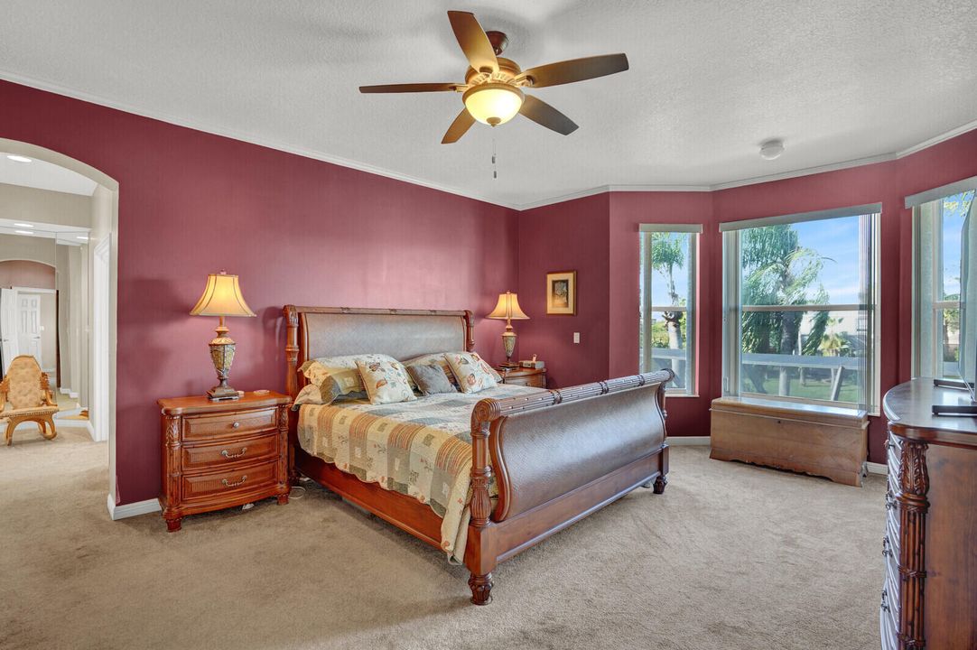 For Sale: $900,000 (5 beds, 3 baths, 3635 Square Feet)