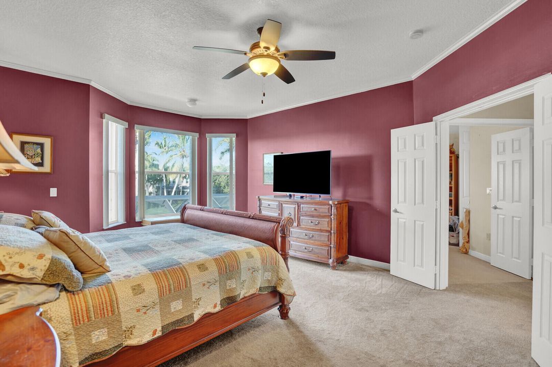 For Sale: $900,000 (5 beds, 3 baths, 3635 Square Feet)