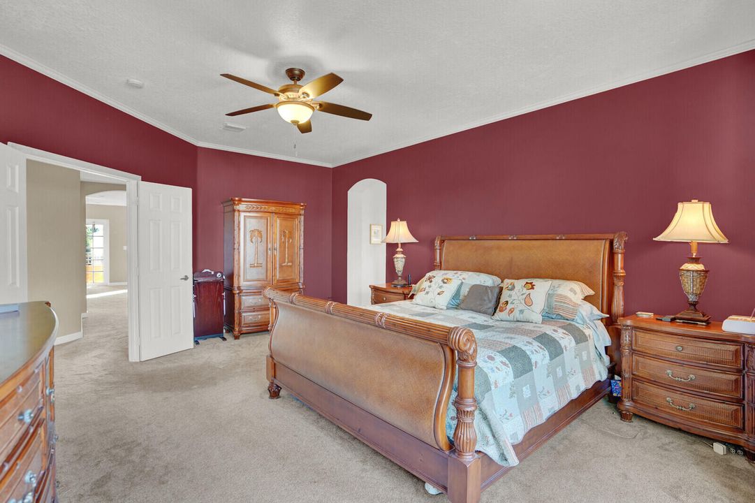 For Sale: $900,000 (5 beds, 3 baths, 3635 Square Feet)