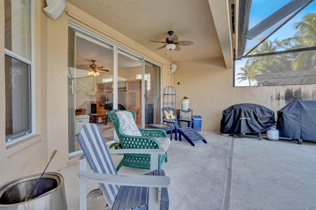 For Sale: $900,000 (5 beds, 3 baths, 3635 Square Feet)