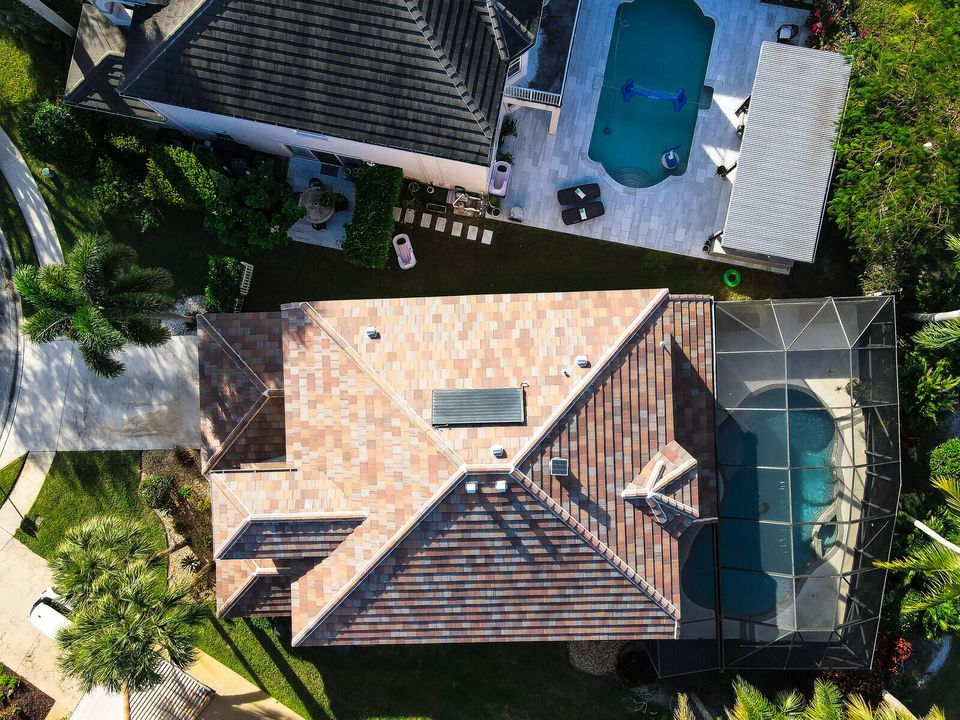 For Sale: $900,000 (5 beds, 3 baths, 3635 Square Feet)