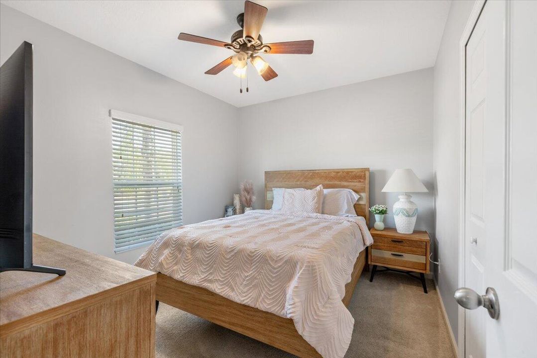 En Venta: $455,000 (4 camas, 2 baños, 1935 Pies cuadrados)