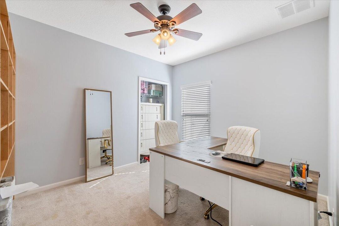 En Venta: $455,000 (4 camas, 2 baños, 1935 Pies cuadrados)