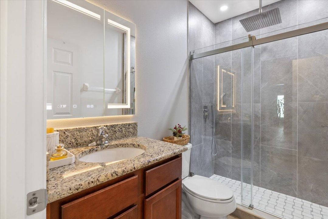 En Venta: $455,000 (4 camas, 2 baños, 1935 Pies cuadrados)