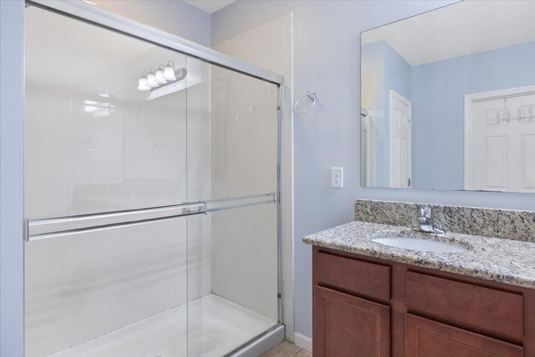 En Venta: $455,000 (4 camas, 2 baños, 1935 Pies cuadrados)