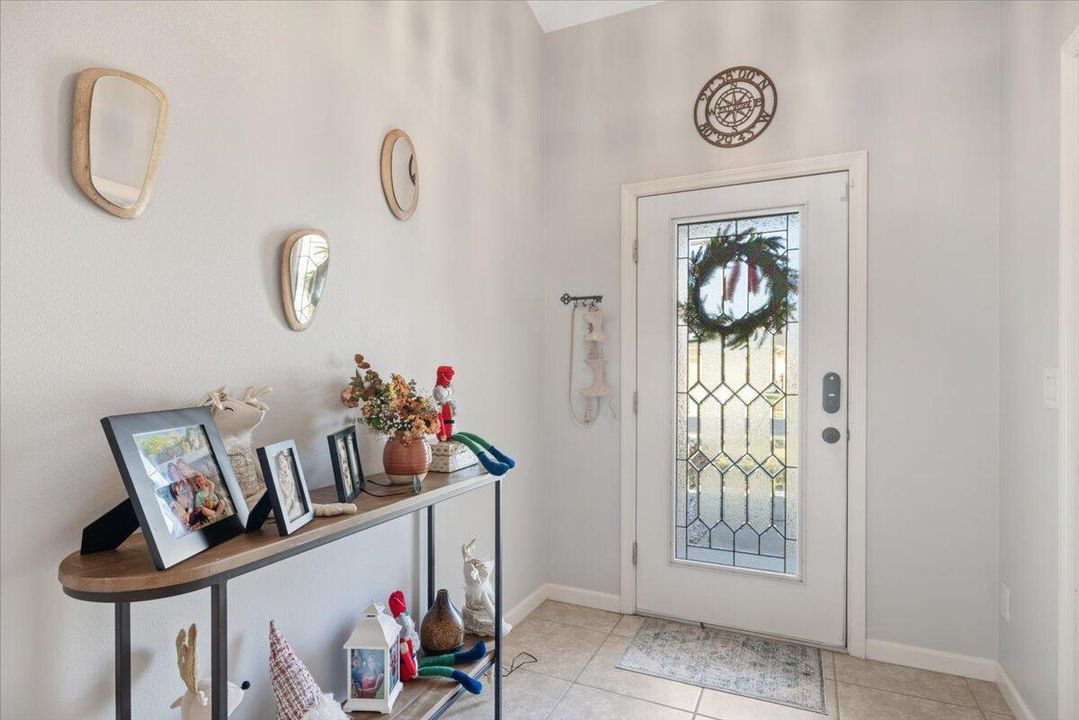 En Venta: $455,000 (4 camas, 2 baños, 1935 Pies cuadrados)