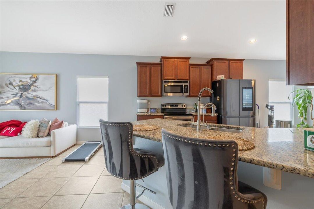 En Venta: $455,000 (4 camas, 2 baños, 1935 Pies cuadrados)