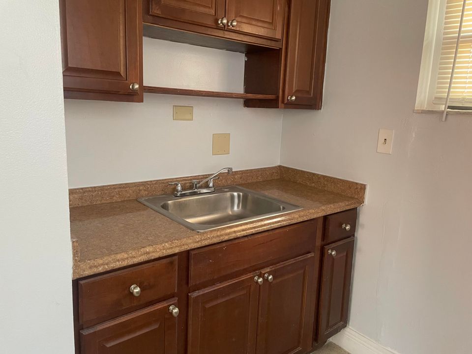 En Renta: $1,200 (0 camas, 1 baños, 367 Pies cuadrados)