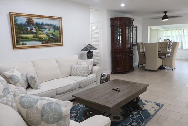 En Venta: $390,000 (3 camas, 2 baños, 1383 Pies cuadrados)