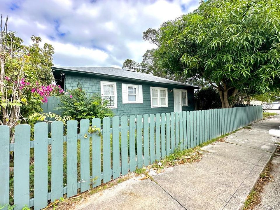 En Renta: $1,800 (3 camas, 1 baños, 925 Pies cuadrados)