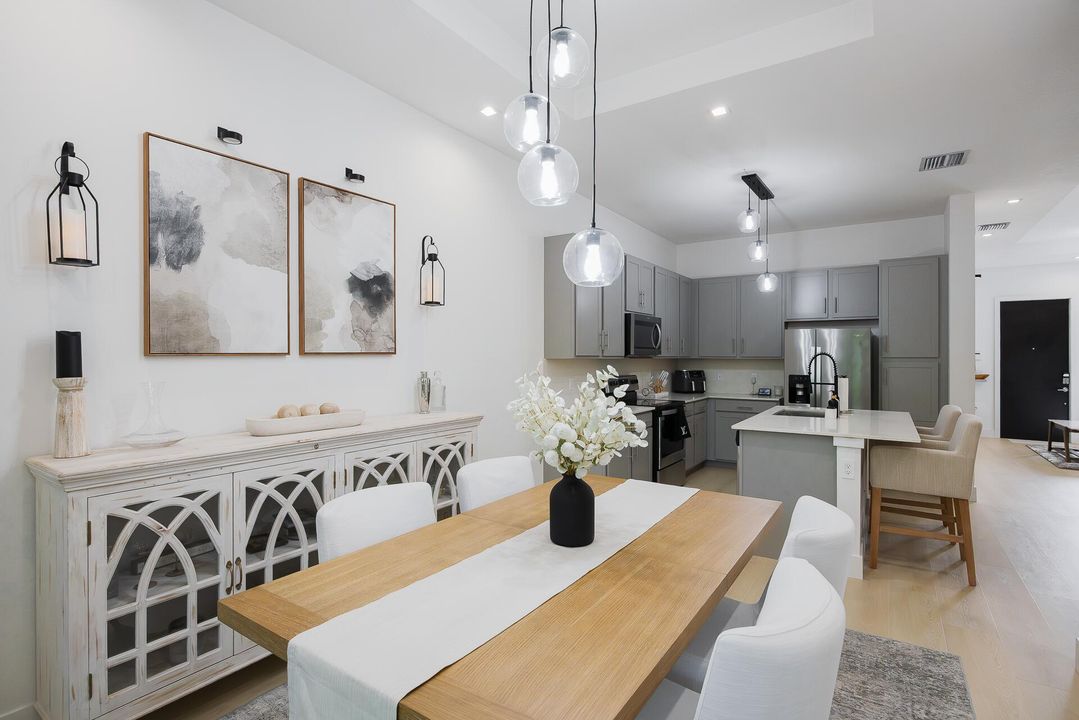 待售: $549,000 (3 贝兹, 3 浴室, 1958 平方英尺)