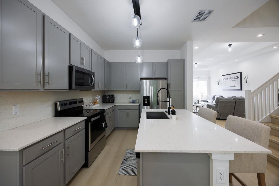 待售: $549,000 (3 贝兹, 3 浴室, 1958 平方英尺)