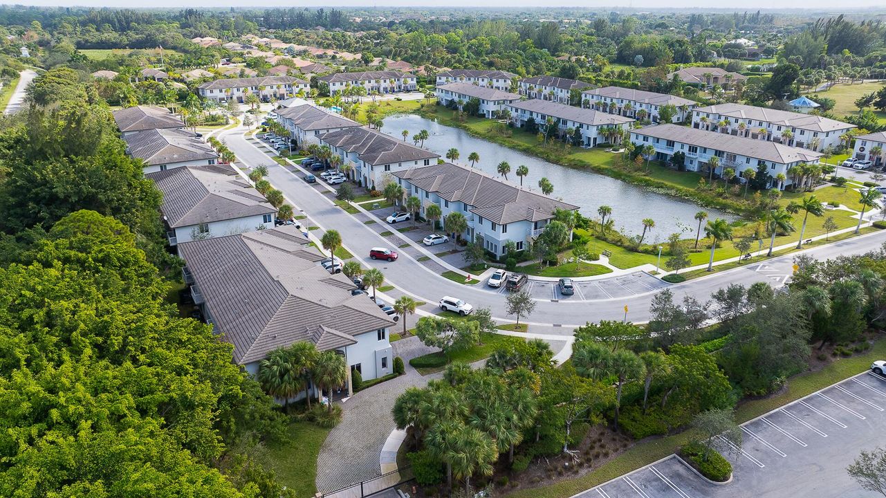 待售: $549,000 (3 贝兹, 3 浴室, 1958 平方英尺)