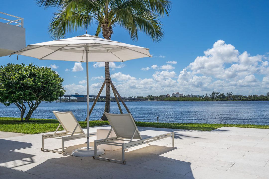 For Sale: $1,595,000 (3 beds, 3 baths, 1834 Square Feet)