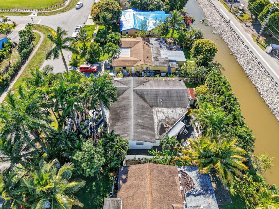 For Sale: $495,000 (3 beds, 2 baths, 2063 Square Feet)