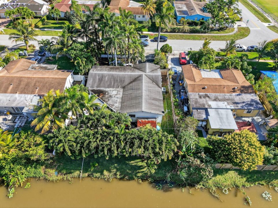 For Sale: $495,000 (3 beds, 2 baths, 2063 Square Feet)