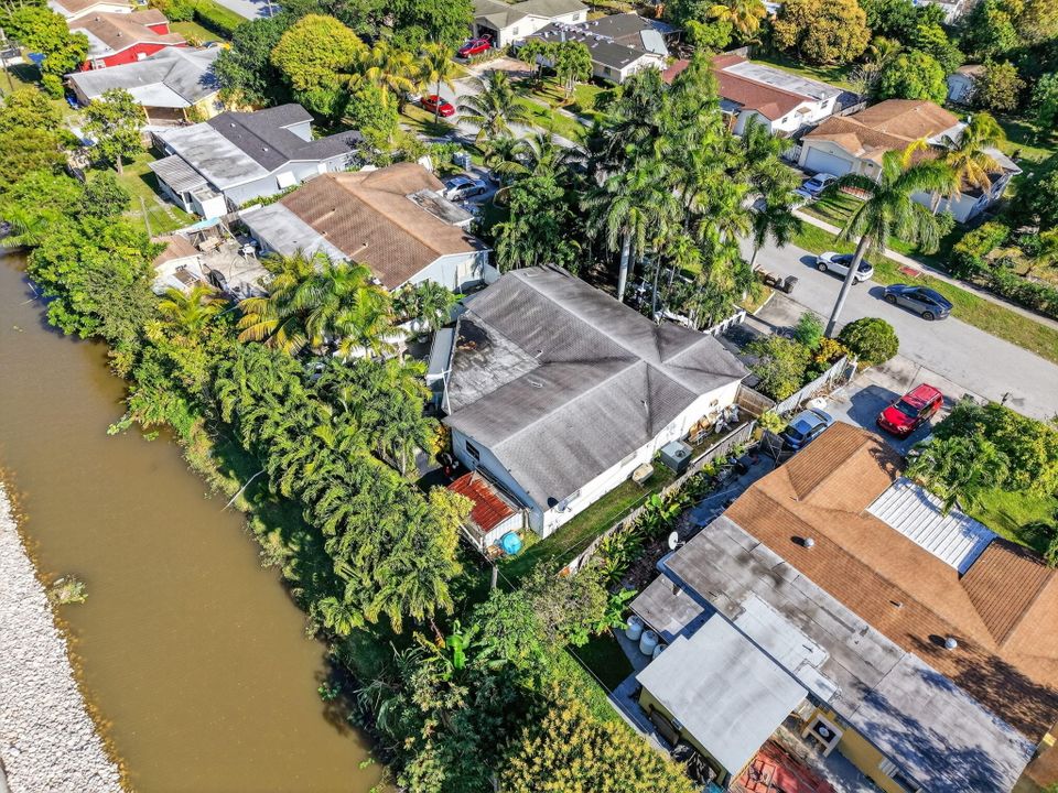 For Sale: $495,000 (3 beds, 2 baths, 2063 Square Feet)