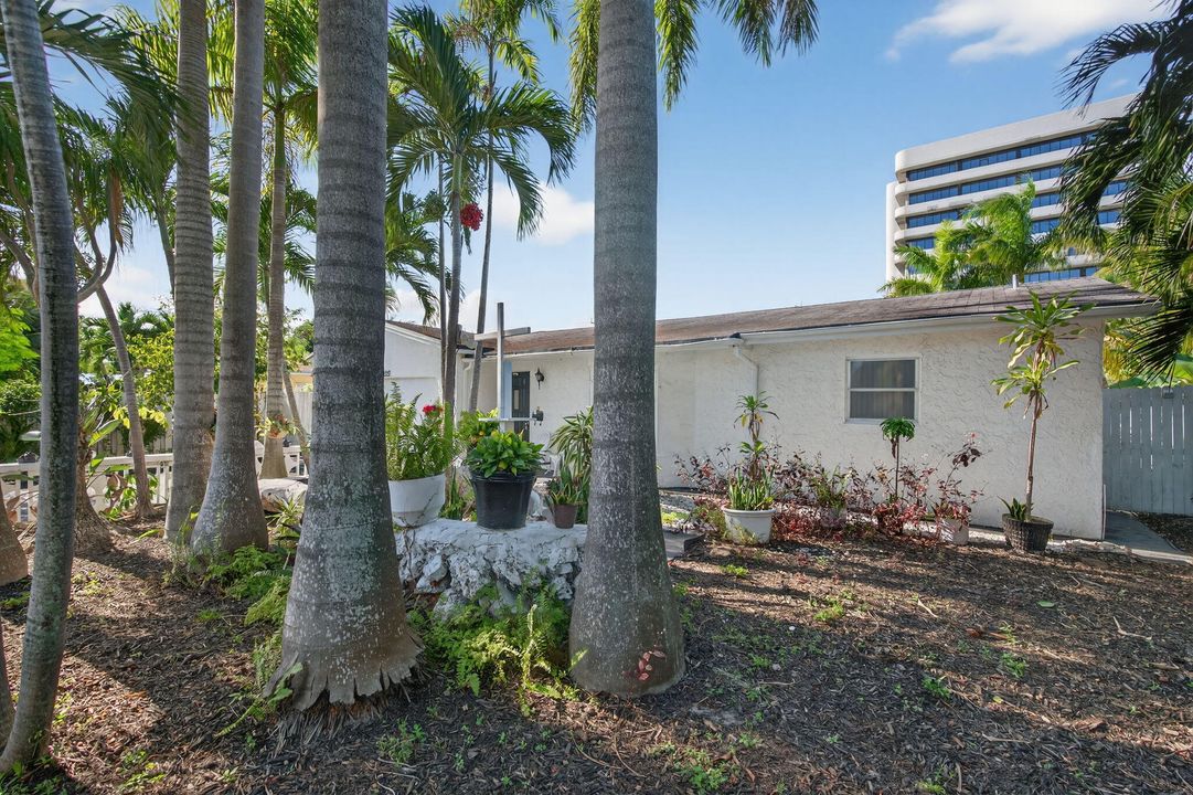 For Sale: $495,000 (3 beds, 2 baths, 2063 Square Feet)