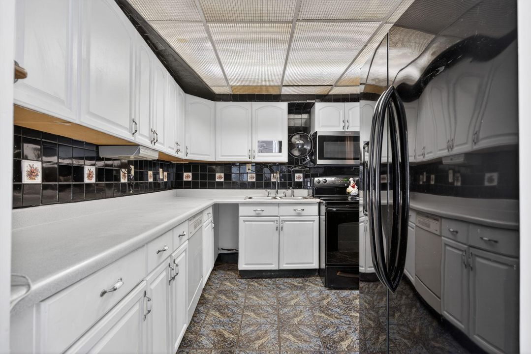 For Sale: $495,000 (3 beds, 2 baths, 2063 Square Feet)