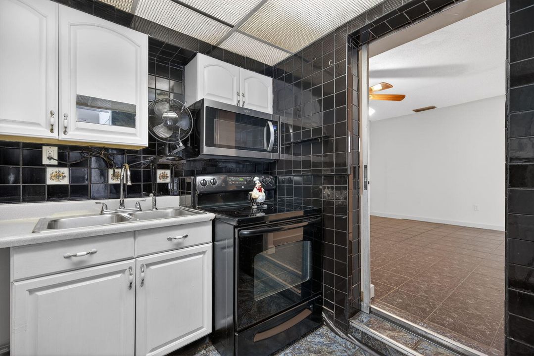 For Sale: $495,000 (3 beds, 2 baths, 2063 Square Feet)