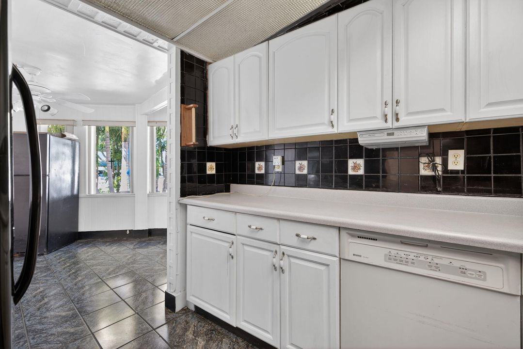 For Sale: $495,000 (3 beds, 2 baths, 2063 Square Feet)