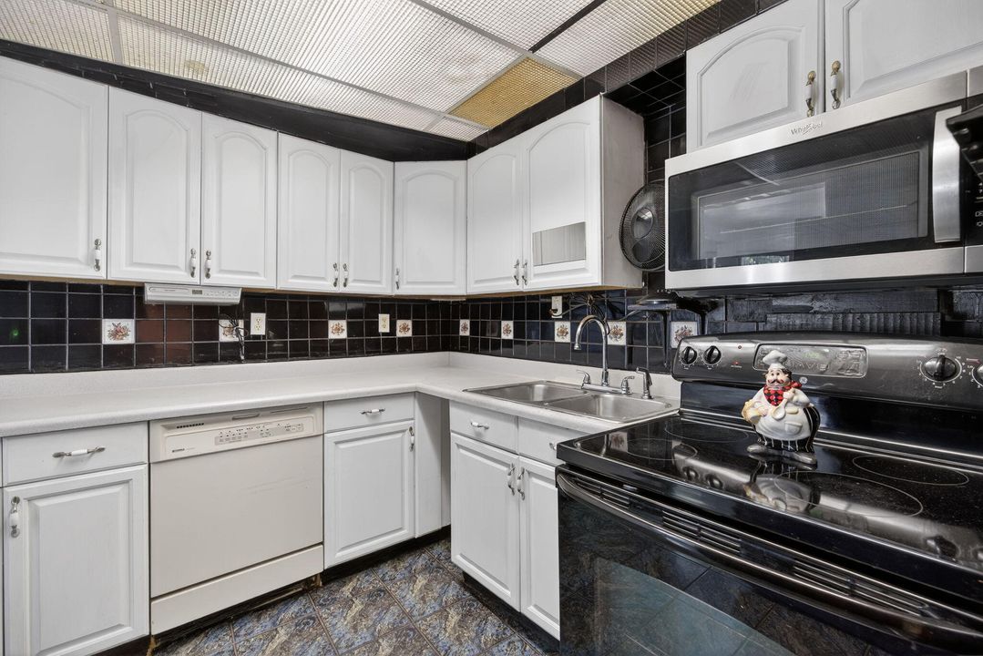 For Sale: $495,000 (3 beds, 2 baths, 2063 Square Feet)