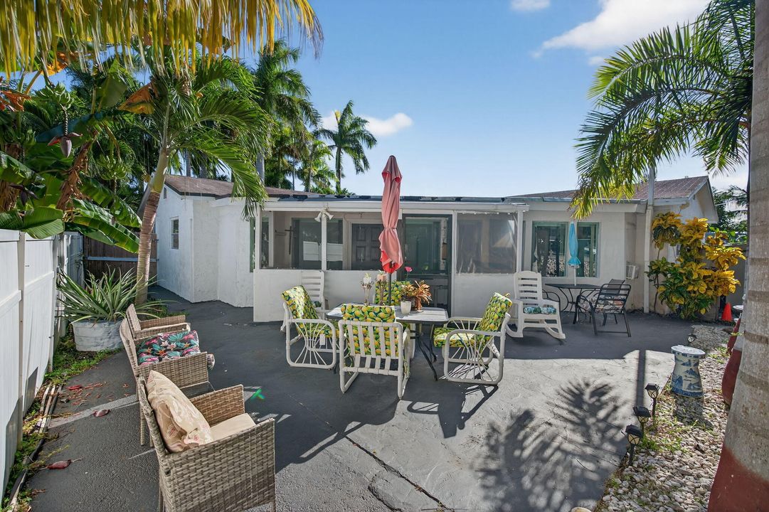 For Sale: $495,000 (3 beds, 2 baths, 2063 Square Feet)