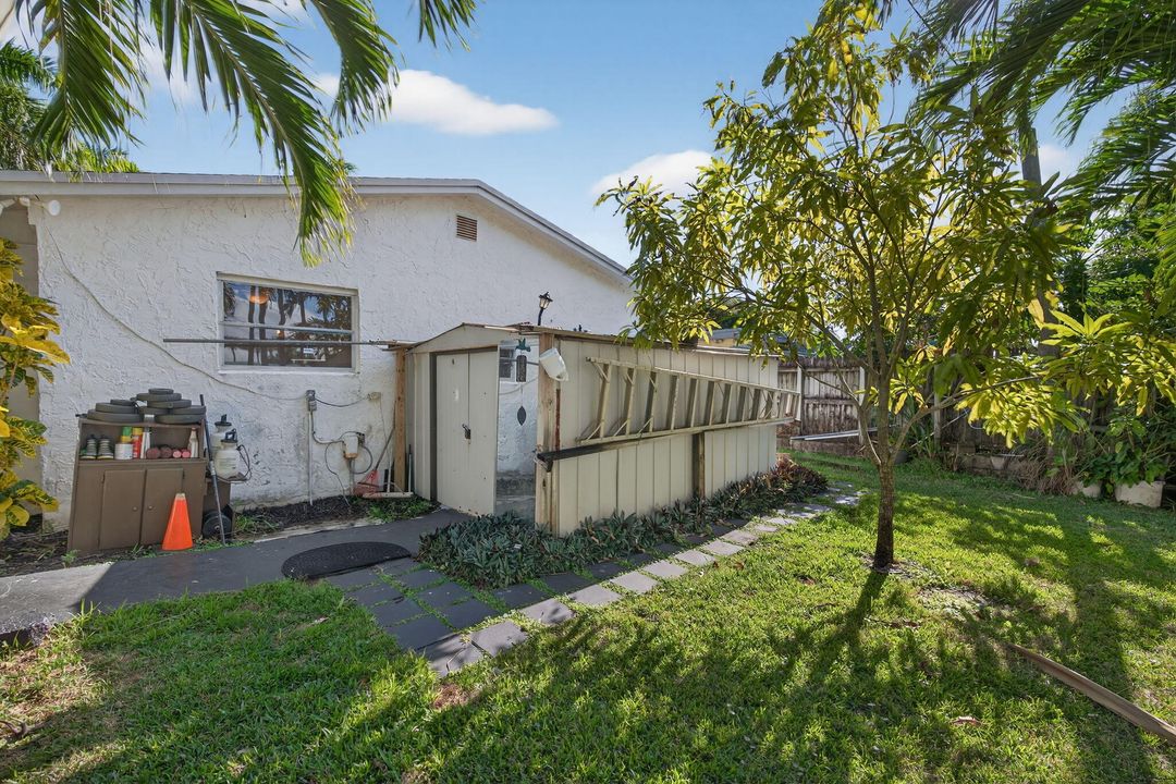 For Sale: $495,000 (3 beds, 2 baths, 2063 Square Feet)