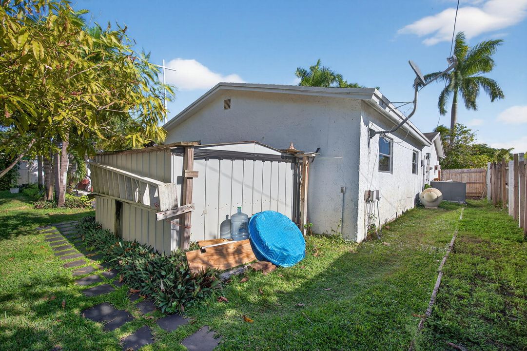 For Sale: $495,000 (3 beds, 2 baths, 2063 Square Feet)