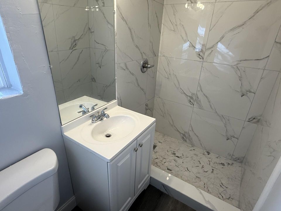 For Rent: $1,400 (1 beds, 1 baths, 500 Square Feet)