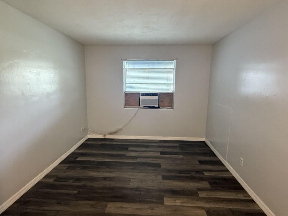 For Rent: $1,400 (1 beds, 1 baths, 500 Square Feet)