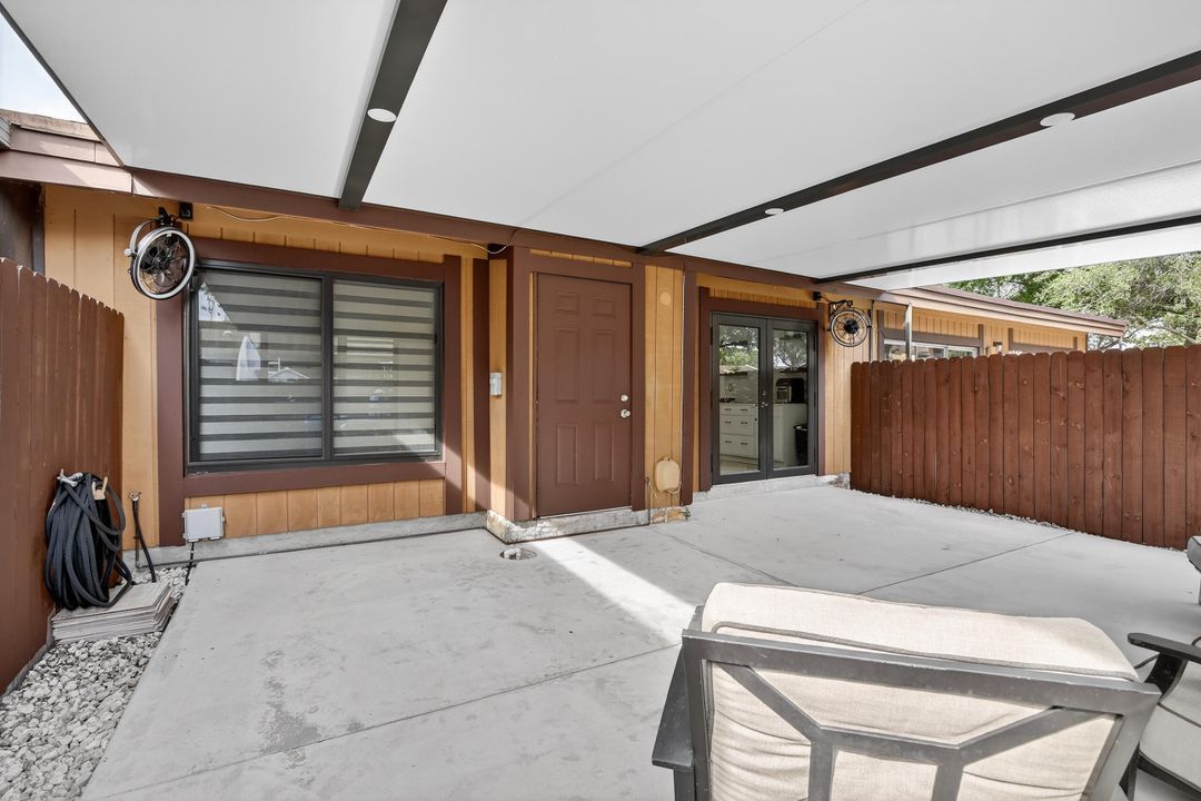 For Sale: $369,000 (2 beds, 1 baths, 910 Square Feet)