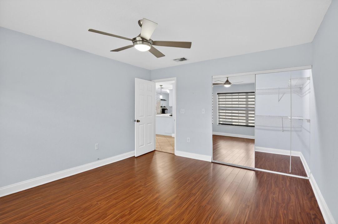 For Sale: $369,000 (2 beds, 1 baths, 910 Square Feet)