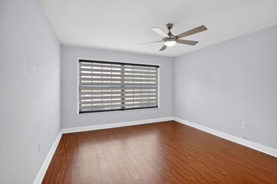 For Sale: $369,000 (2 beds, 1 baths, 910 Square Feet)