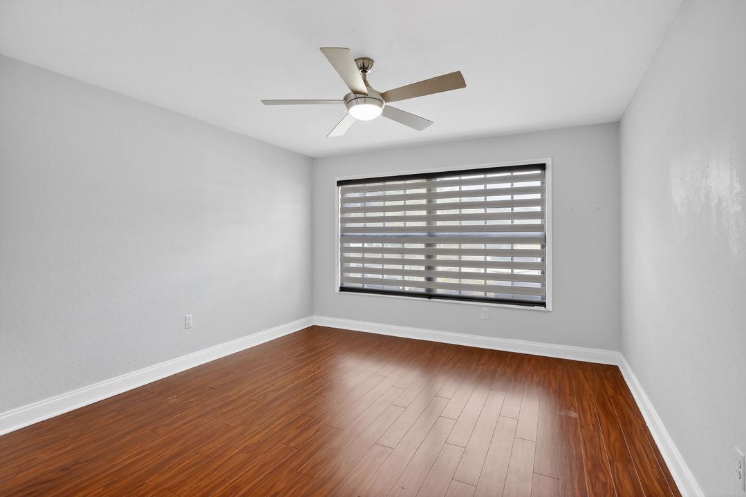 For Sale: $369,000 (2 beds, 1 baths, 910 Square Feet)
