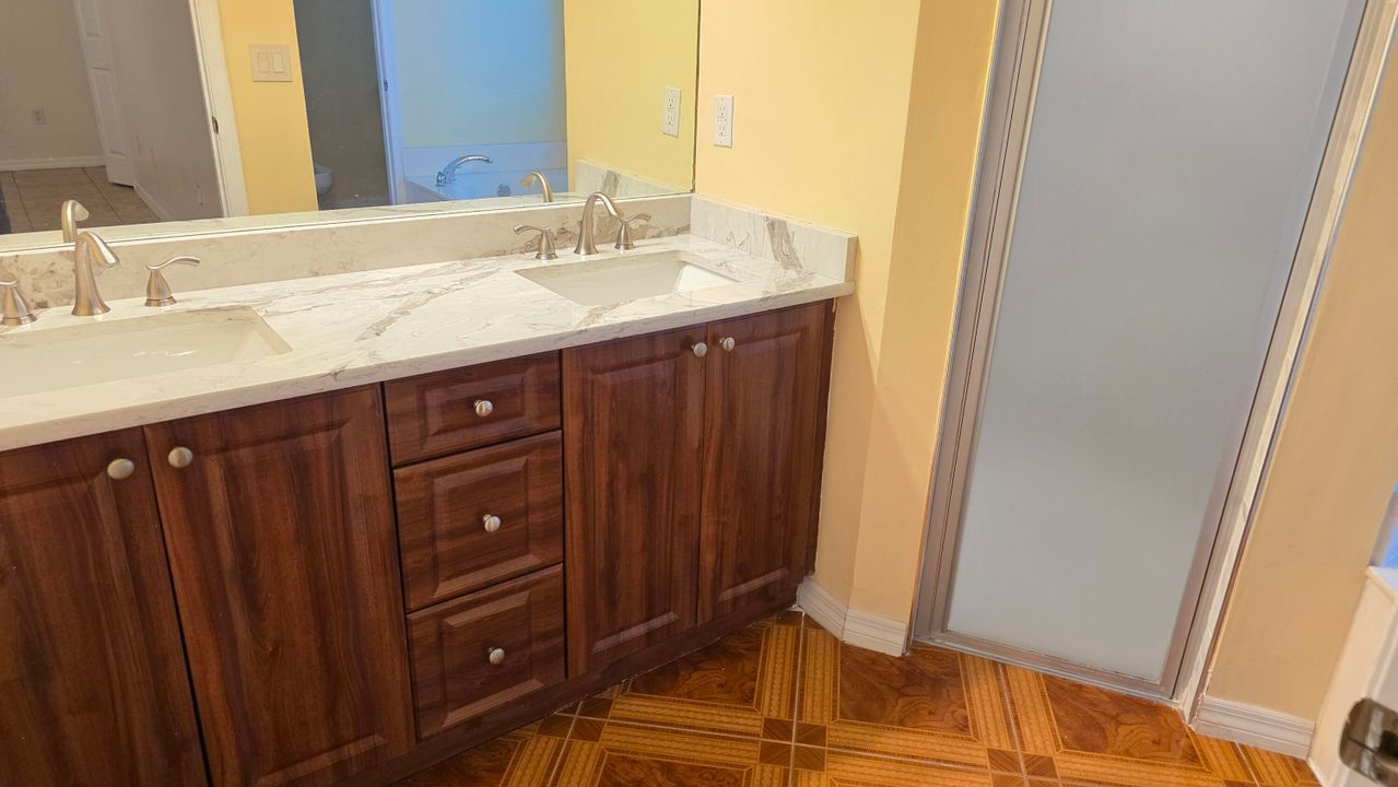 For Sale: $525,000 (4 beds, 3 baths, 2637 Square Feet)