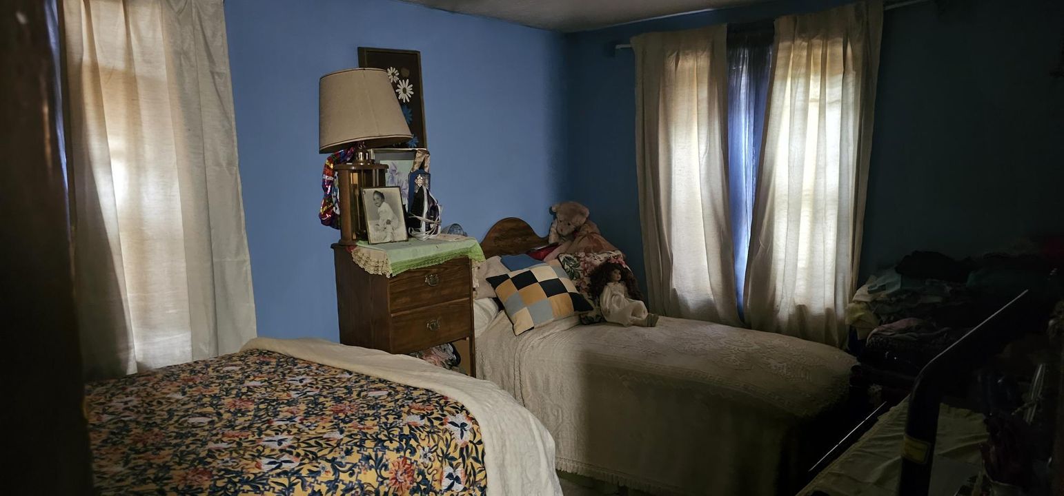 На продажу: $90,000 (3 спален, 1 ванн, 912 Квадратных фут)